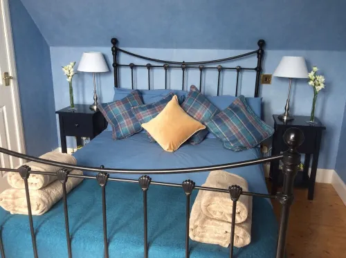 Luxury cottage with sea view and Beach