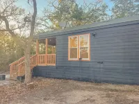 Little Black Cabin in the Oaks