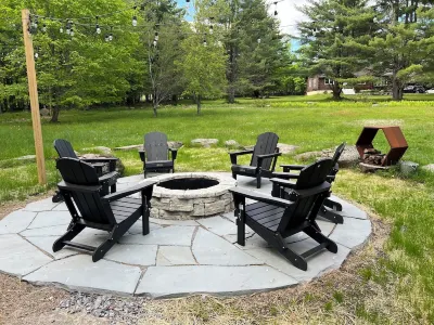 Charming 3-bedroom house in marvelous Hunter. Hot Tub, Pool Table, Ski, Lakes