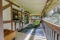 COZY HIDEAWAY IN THE OHIA RAINFOREST LOCATED BELOW VOLCANO NATIONAL PARK