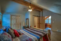 Log cabin at Vallectio lake with wrap around porch!