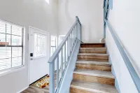 Newly Upgraded 4BR 2.5BA family- friendly home