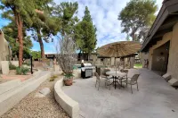 Hello Scottsdale! Heated pool-Walk to Scottsdale Fashion Square!