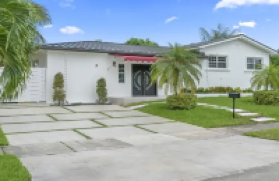 Family Retreat 5Br/Private Beach/Pool/Games & BBQ