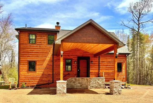 HundredAkre Wood Cabin~2 King beds~River View~Sauna