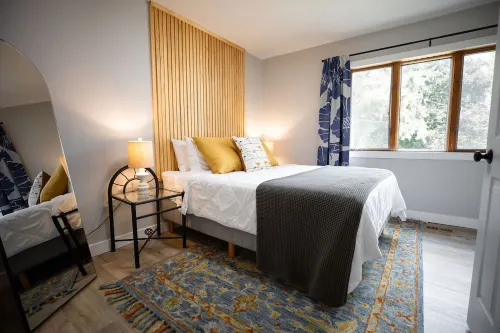 Stylish Highland Park Home Near Popular Hotspots Hotels in Saint Paul