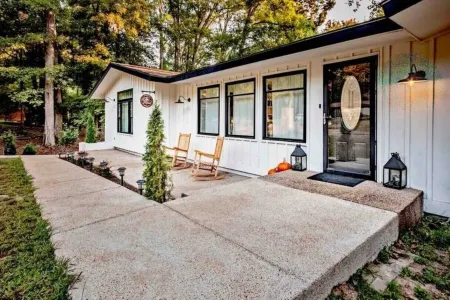 》Breathtaking Lake WaterFront Home Retreat w Pool《