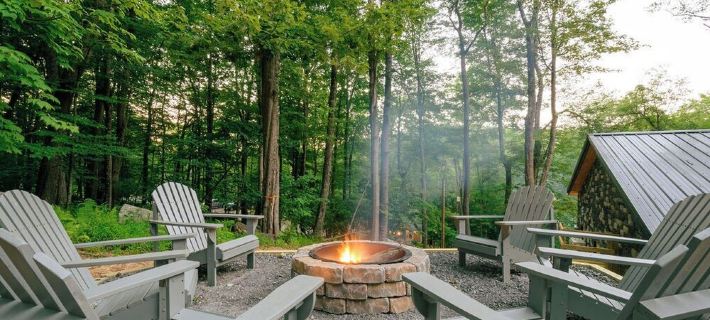 Brand NEW Build! Five Master Suites~Bunk Room~INDOOR POOL, Game ROOM & Hot Tub! Hotels in McHenry