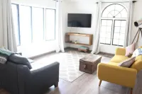 Red Fern Hotel - Eclectic Getaway 2 bedroom