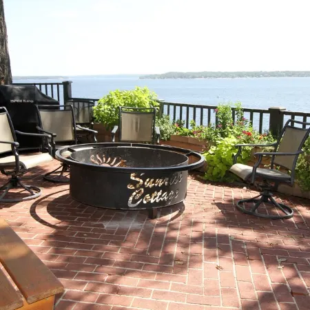 "Sunrise Cottage" Beautiful Lakefront Panoramic View W/ Hot Tub and Boat Dock