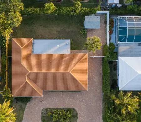 Coastal Casa~Walk to Beach~Pet Friendly~Boat & Golf Cart Rentals~3BR/2Bath Отели рядом с достопримечательностью «Coconuts on the Beach»