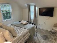 Charming & Cozy 3BR Home Retreat near  SU/ESF/Upstate/LeMoyne Hotels near Palladino Farms LLC