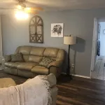 Relaxing fishing and hunting getaway 1 bock from the water