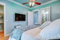 Massive Swimspa ~ Ocean Views ~ Short Walk to Beach ~ Starlink Internet ~ Games