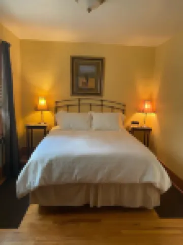 Papa Bear Cottage (Downtown Cody)