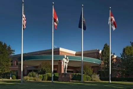 Rare 8BR Duplex near Presque Isle! Wifi & walkable