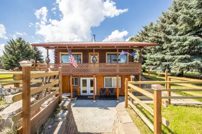 Private Flathead Valley Cabin close to Glacier National Park Các khách sạn gần Sân bay quốc tế Glacier Park