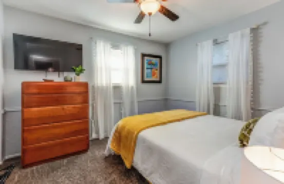 WanderLust Mid-Mod House 3Br/2Ba/2Ga Near I27/I40