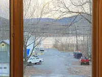 Lake view , Cozy One Bedroom! Walk to Beach and Town!