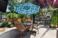 Gorgeous Family Home with Cozy Fireplaces and Hot Tub Minutes to Sea Airport