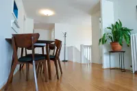 Two Bedroom airy modern apartment - Green Door