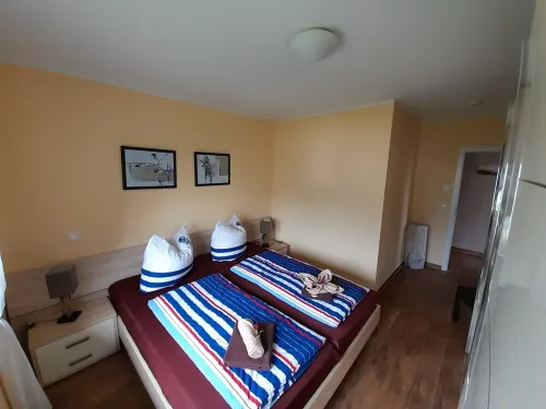 Fully equipped, large 3.5 room apartment just 350 m from the Baltic Sea Hotels in Nienhagen