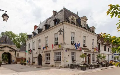 Logis Hôtel le Puits Doré Hôtels à : Richelieu