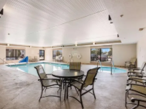 クオリティ イン & スイーツ クインシー - ダウンタウン クインシーのホテル