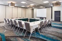 DoubleTree by Hilton Neenah Hotels in Neenah