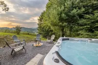 Stunning Mtn Sunsets! Hot Tub+Fire Pit, Mtn Views, Sauna, Grill, Close to Avl!