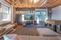 Stunning Mtn Sunsets! Hot Tub+Fire Pit, Mtn Views, Sauna, Grill, Close to Avl!