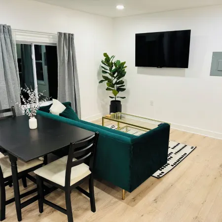 Boro Oasis - Your Peaceful Modern Retreat, 5 min to MTSU and 35 min to Nashville