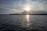 NEW Houseboat - 2 Bedrooms - Great Location & Views