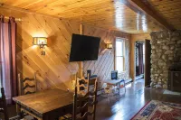 Renovated Lodge with Gorgeous Lake  Views