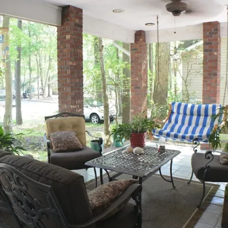 Home Away From Home,  pet friendly retreat!
