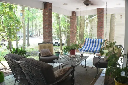 Home Away From Home,  pet friendly retreat!