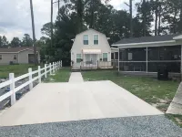 Adorable Two Bedroom Cottage Guesthouse (2 Story)