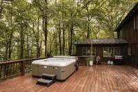 Hemlock Haven,Hot-tub,Private,30 min to Penn State
