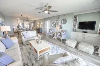 3 bed/3 Bath with Amazing Views!! Sleeps 8