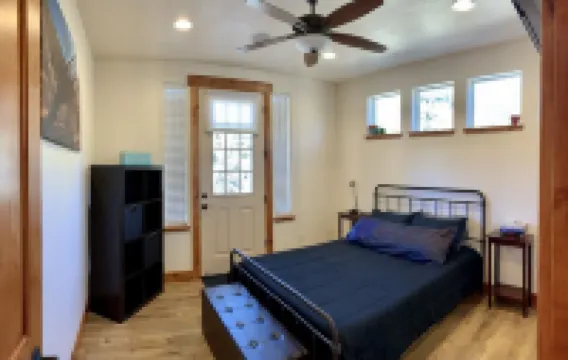 Spacious Zion Cabin, Walk to NP, Near Ponderosa Ranch, Sleeps 9