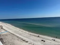 Beautiful Beachfront Condo,  Crystal Shores West #305 - 75" TV Walk to Hangout