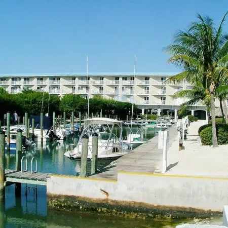 {PRIVATELY OWNED} This 2 Bedroom Has Everything You Need.with a Fantastic View.