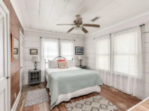 Updated Farm House on 1/2 Acre 1 Block From Aransas Bay フルトンのホテル