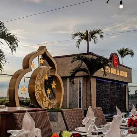 Rylich Panorama Hotel Отели в г. Соронг