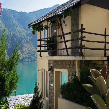 Panchtatva Hotel Lake Chamera Dalhousie