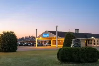 Travelodge by Wyndham Grand Fall Hôtels à : 