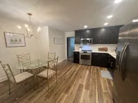 Restful Mid-Mod in the heart of Hickory