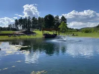 Peaceful, Private, Quiet And Luxurious Cabin On 15 Acres Surrounded by Forest Hoteles en South Lawrence