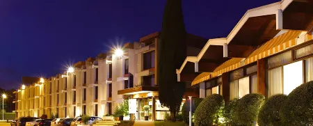 Novotel Aix-en-Provence Pont-De-l'Arc Fenouillères Отели рядом с достопримечательностью «la Bastide du Jas de Bouffan»