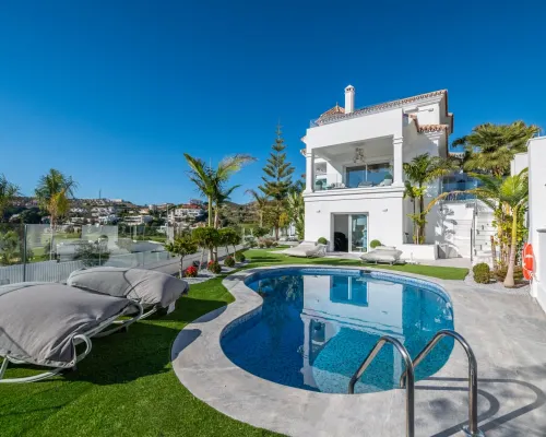 All About Villa Estrella de Oro Hotels in Benahavis